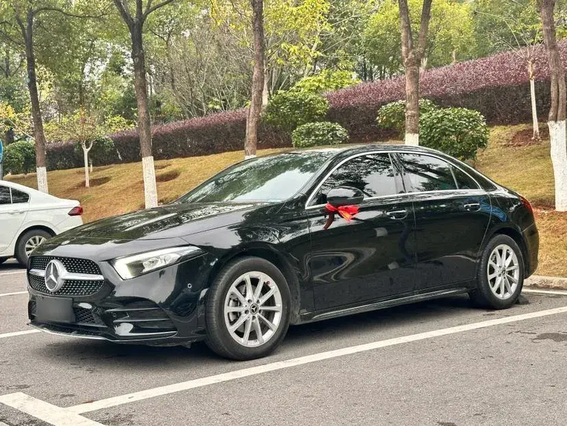 2019 Mercedes-Benz A Class 1.3T 163HP L4 7DCT