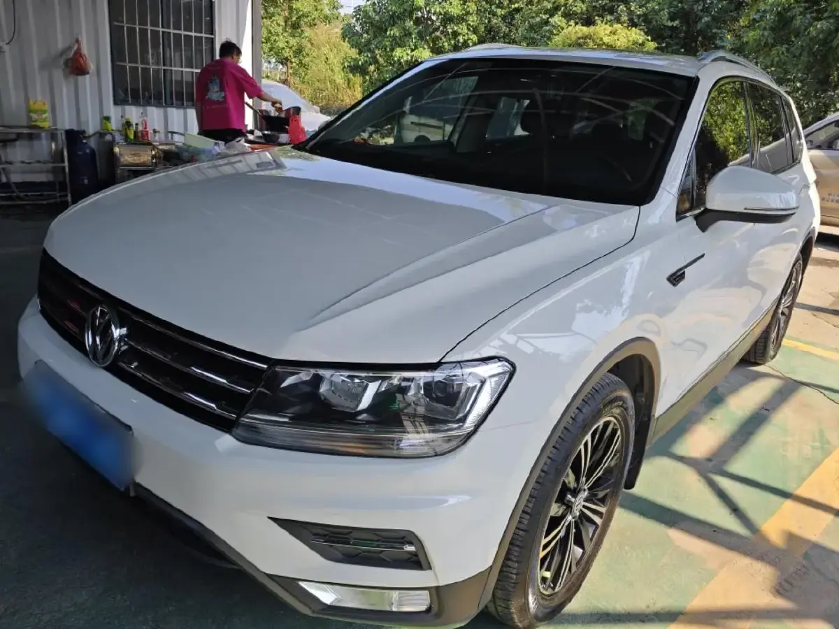 2020 Volkswagen Tiguan L 2.0T 186HP L4 7DCT