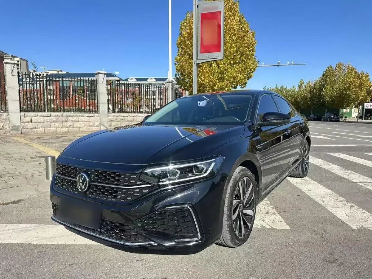 2022 Volkswagen Passat 2.0T 186HP L4 7DCT