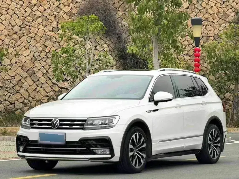 2021 Volkswagen Tiguan L 2.0T 186HP L4 7DCT