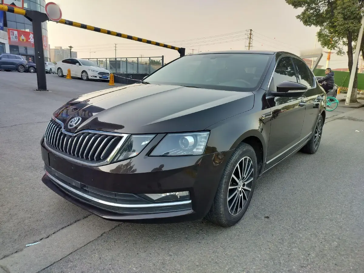 2019 Skoda Octavia 1.5L 113HP L4 5MT