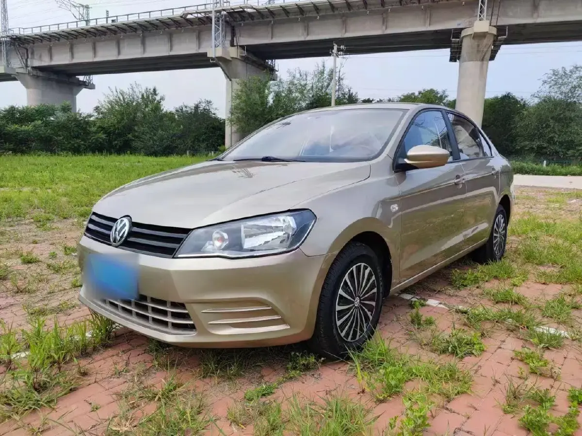 2013 Volkswagen Jetta 1.4L 90HP L4 5MT