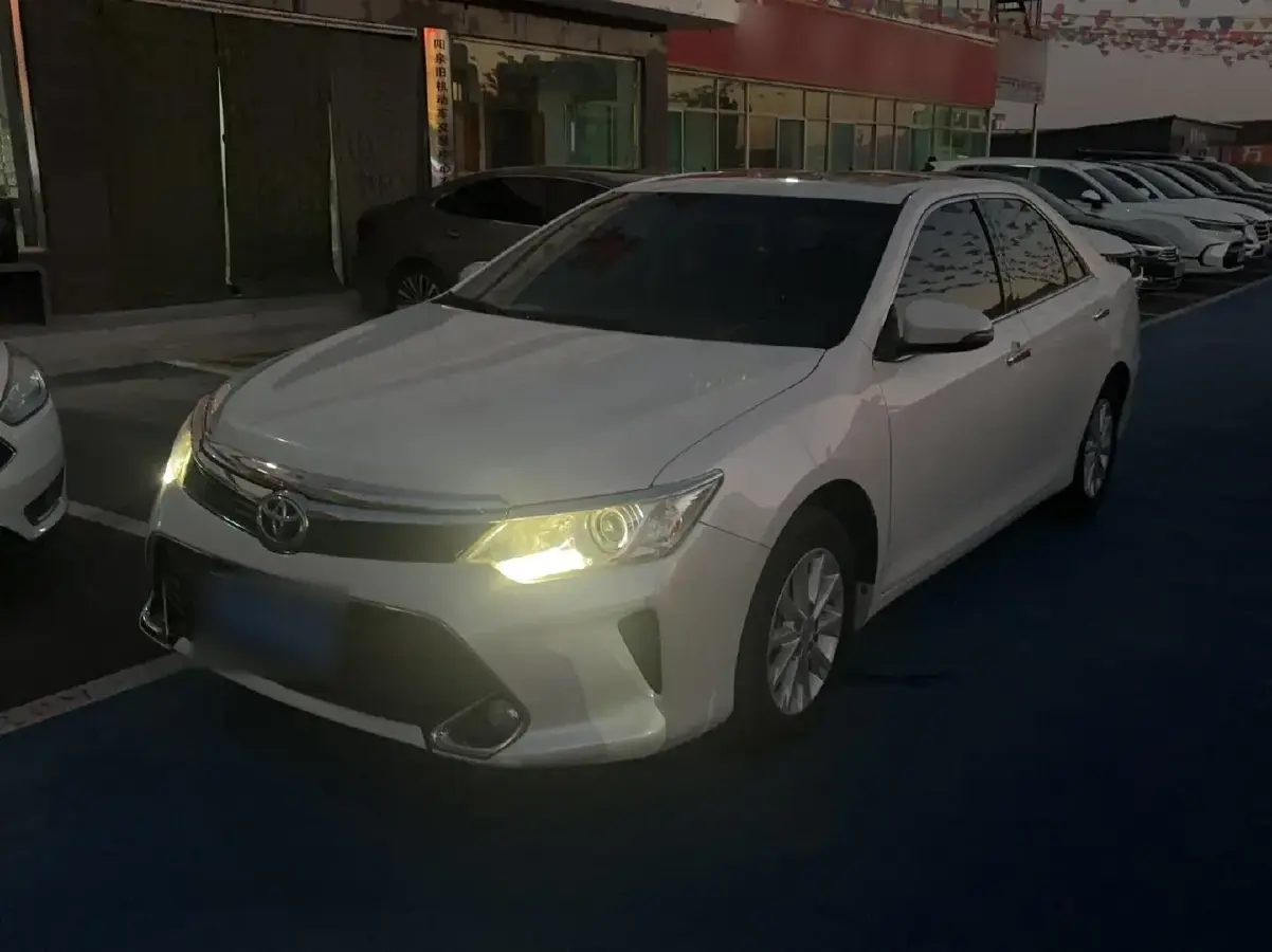 2016 Toyota Camry 2.0L 167HP L4 6AT