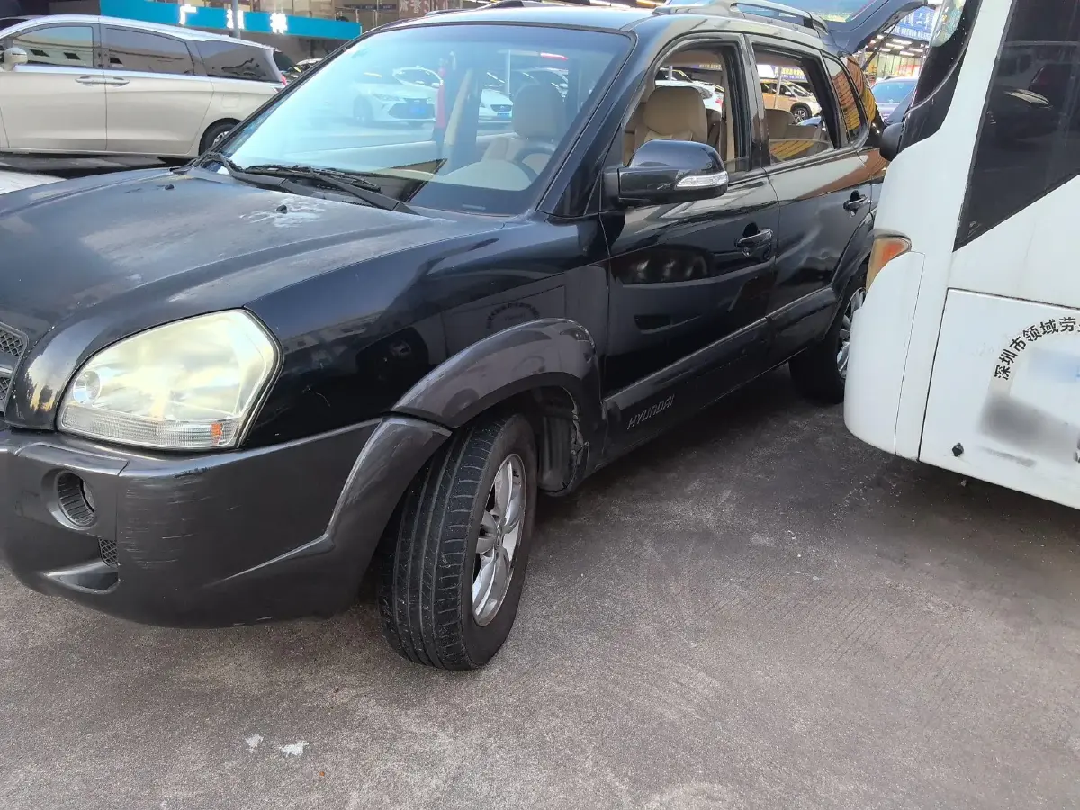 2009 Hyundai Tucson 2.0L 142HP L4 4AT