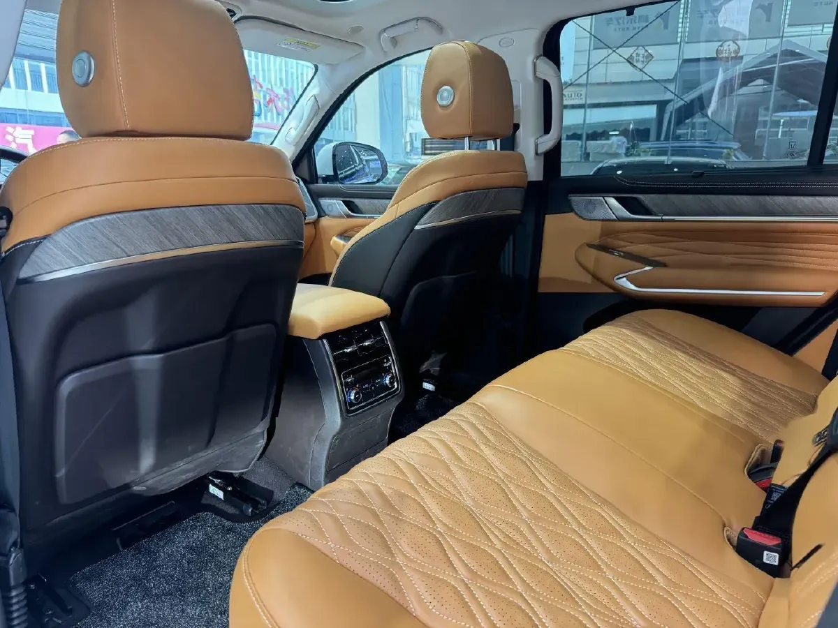 2023 Tank 500 2.0T 252HP L4 9AT PHEV 37.1KWH,autocango,china used car exporter,china ev exporter,chinese used car exporter,chinese used ev exporter