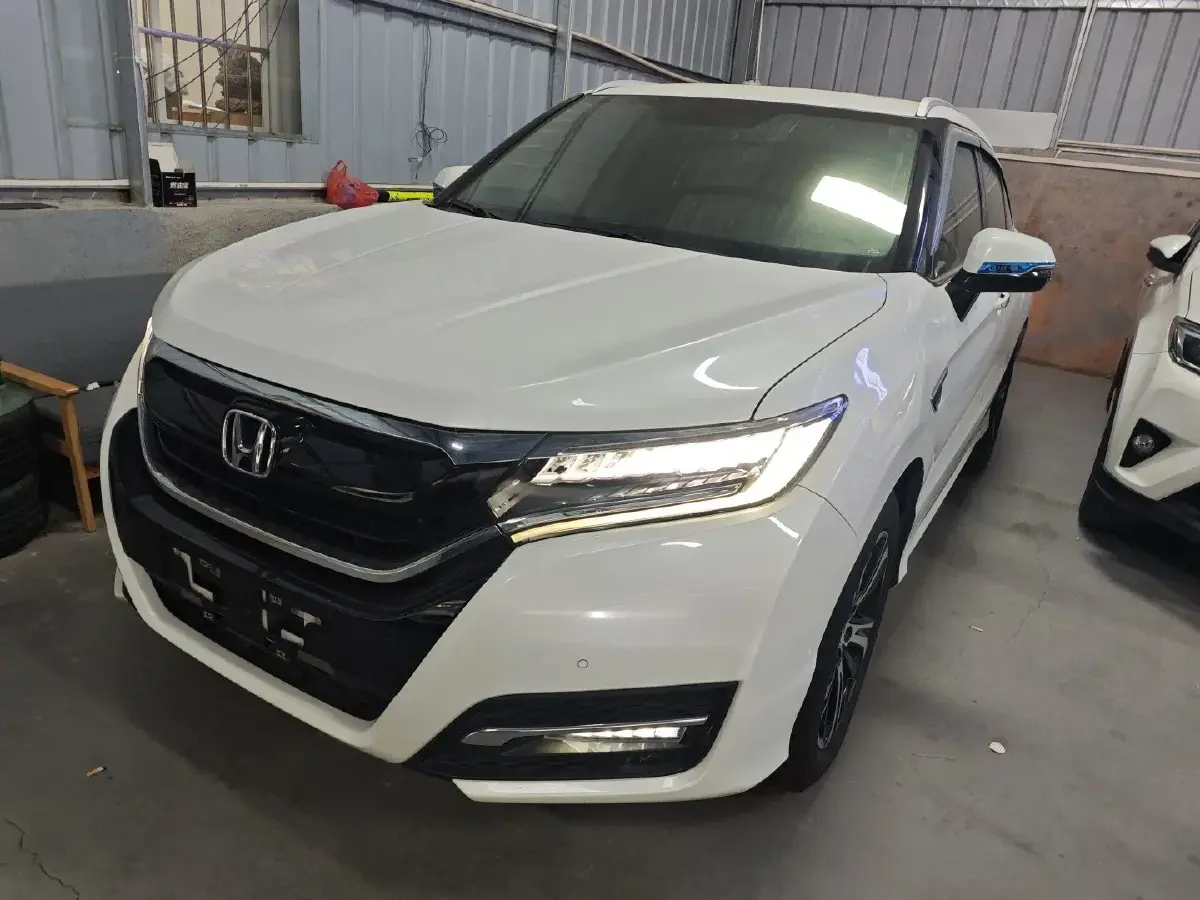 2017 Honda UR-V 2.0T 272HP L4 9AT