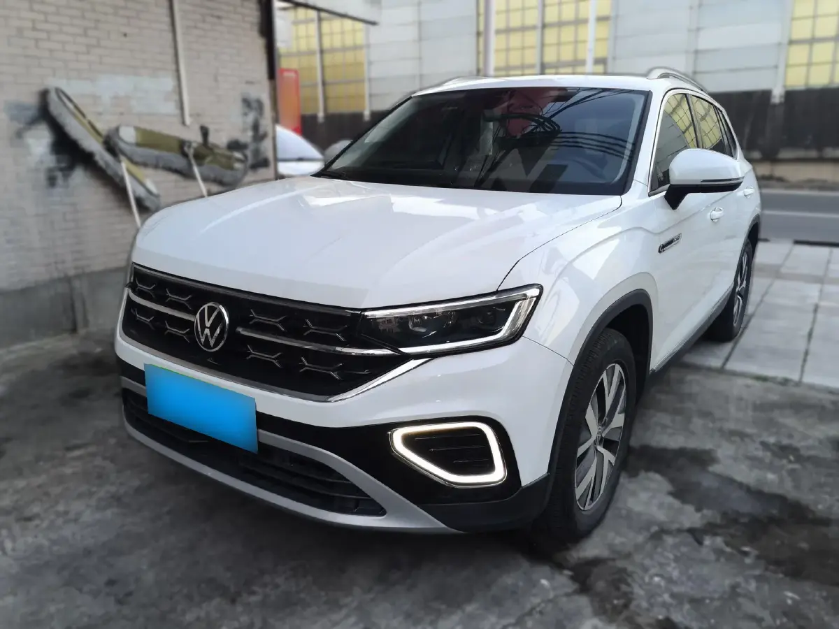 2023 Volkswagen Tayron 2.0T 186HP L4 7DCT