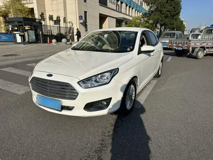 2015 Ford Escort 1.5L 113HP L4 6AT