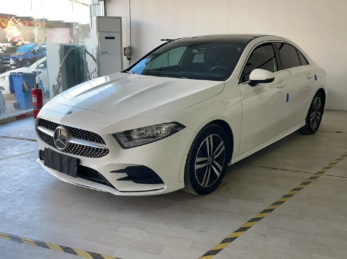 2019 Mercedes-Benz A Class 1.3T 136HP L4 7DCT