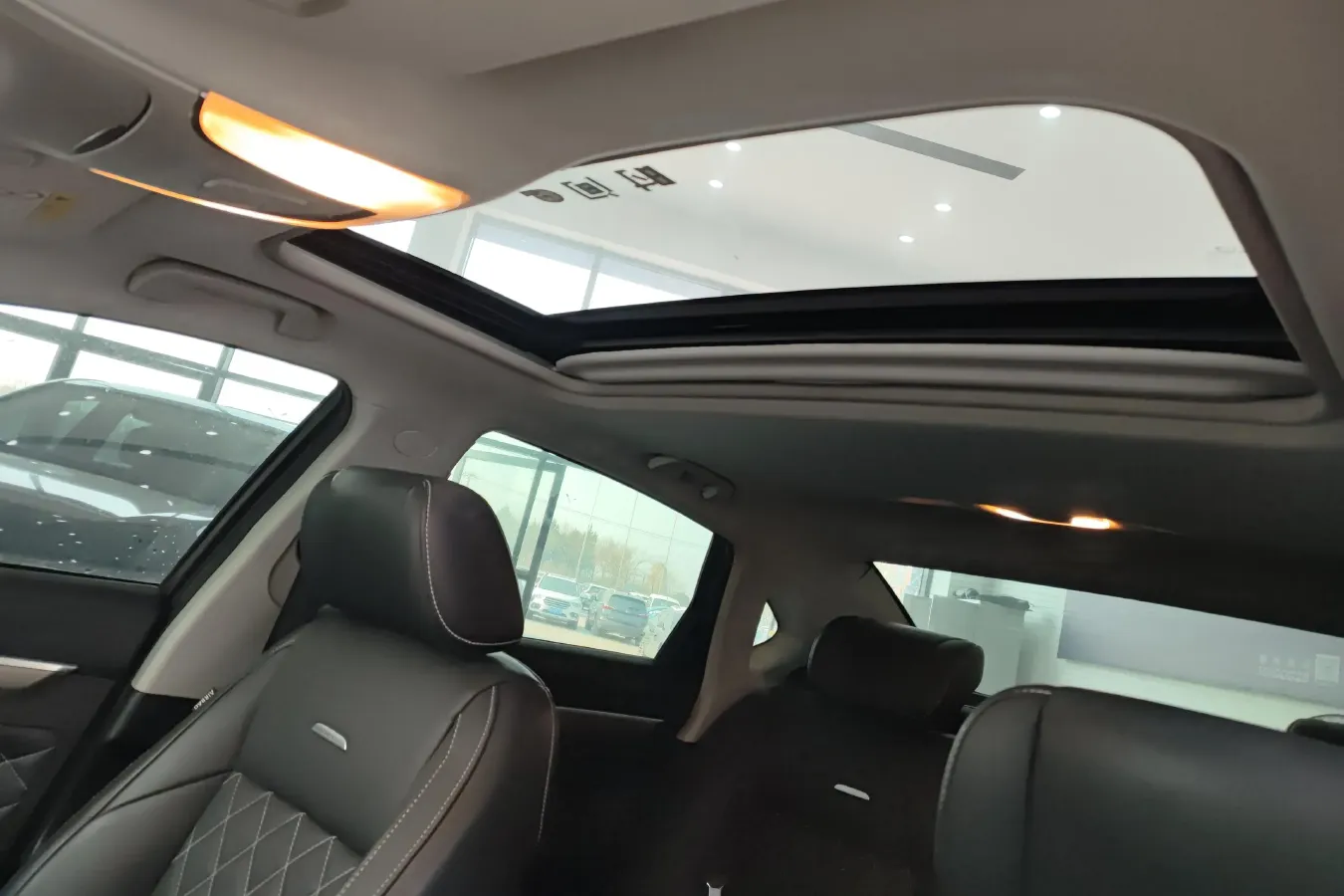 2017 GAC Trumpchi GA8 1.8T 188HP L4 6AT,autocango,china used car exporter,china ev exporter,chinese used car exporter,chinese used ev exporter