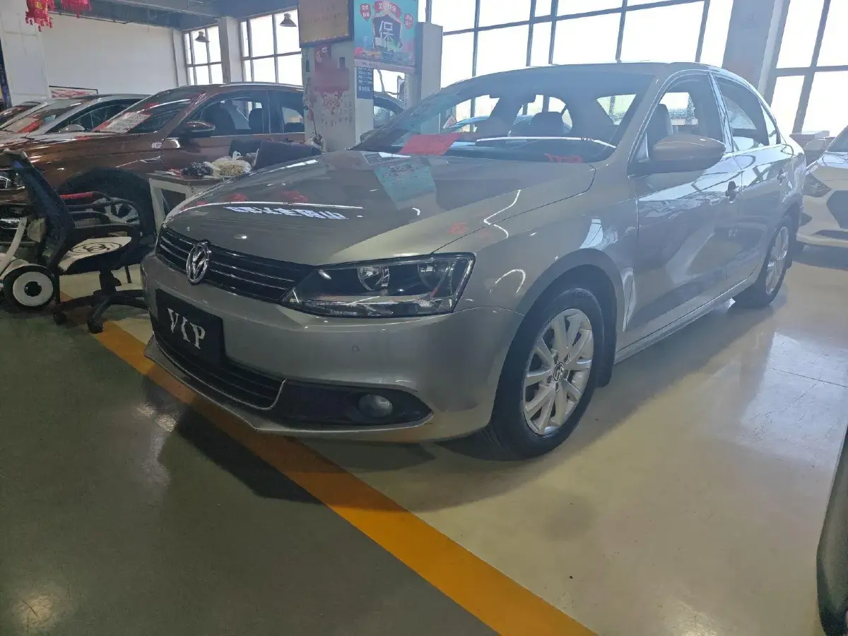 2012 Volkswagen Sagitar 1.4T 131HP L4 7DCT