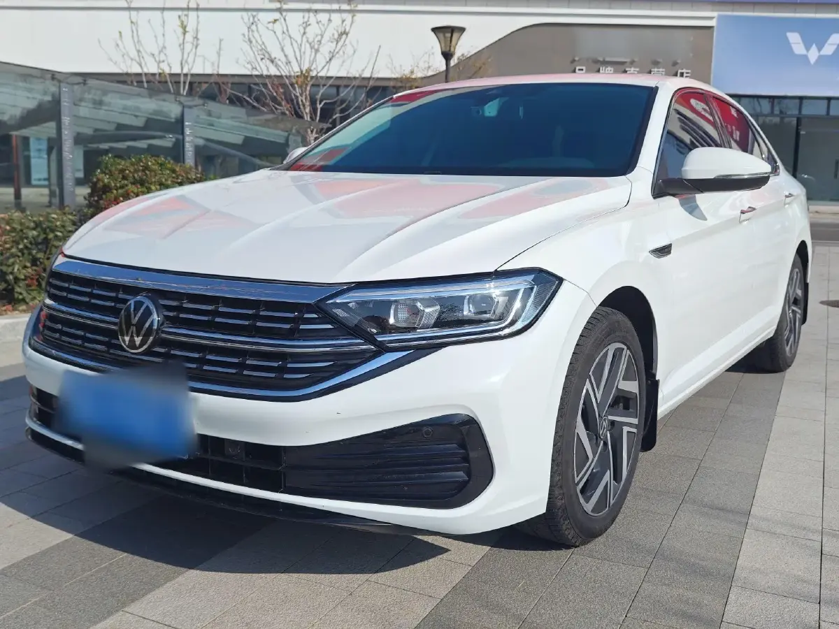 2023 Volkswagen Sagitar 1.5T 160HP L4 7DCT