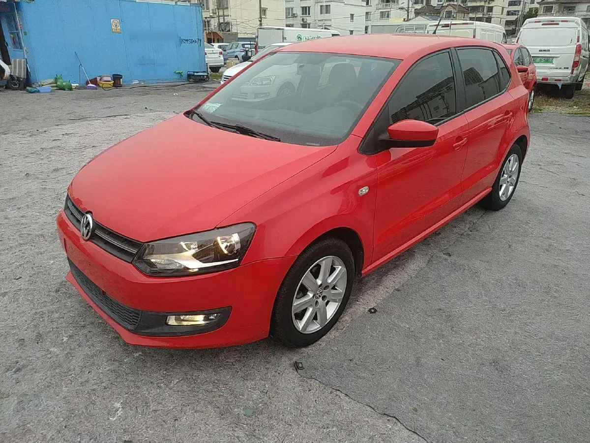2013 Volkswagen Polo 1.6L 105HP L4 6AT