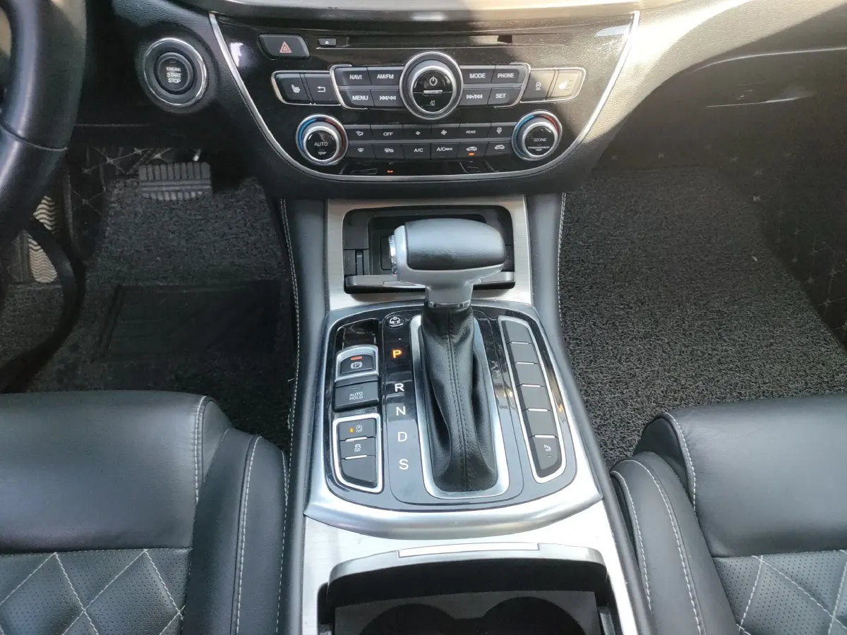 2017 GAC Trumpchi GA8 2.0T 197HP L4 6AT,autocango,china used car exporter,china ev exporter,chinese used car exporter,chinese used ev exporter