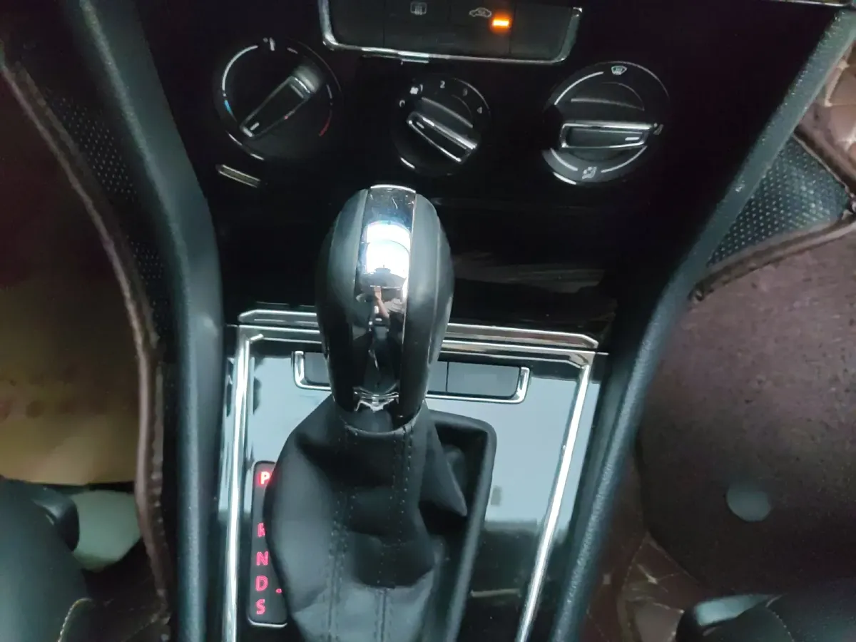 2016 Volkswagen Bora 1.6L 110HP L4 6AT,autocango,china used car exporter,china ev exporter,chinese used car exporter,chinese used ev exporter