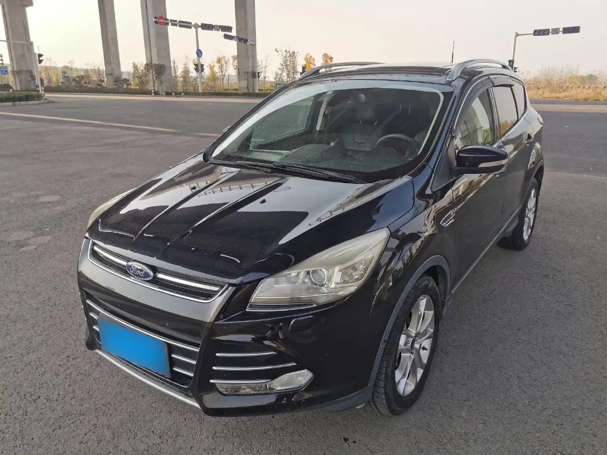 2013 Ford Kuga 2.0T 242HP L4 6AT