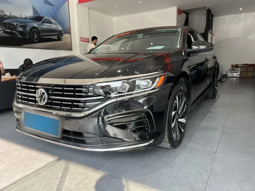 2022 Volkswagen Passat 2.0T 186HP L4 7DCT