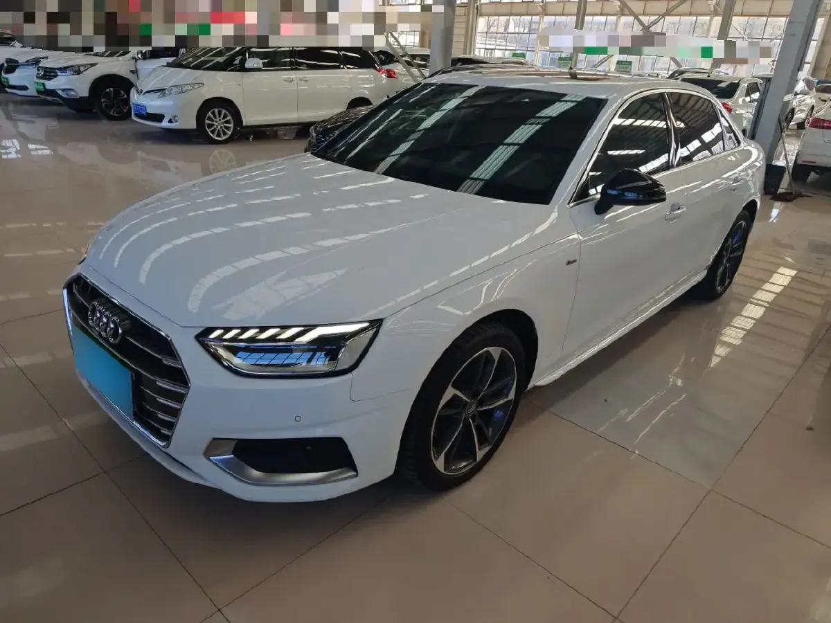 2022 Audi A4L 2.0T 190HP L4 7DCT
