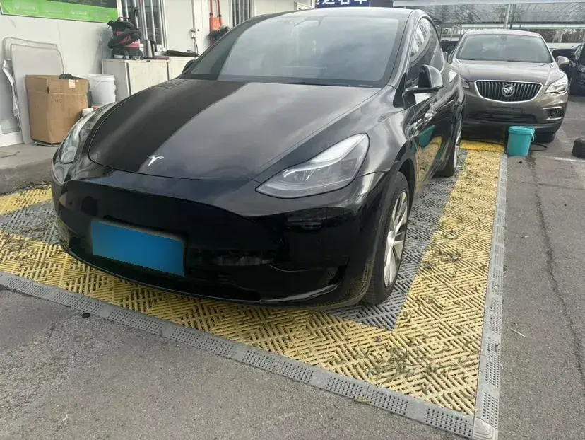 2022 Tesla Model Y BEV 60KWH