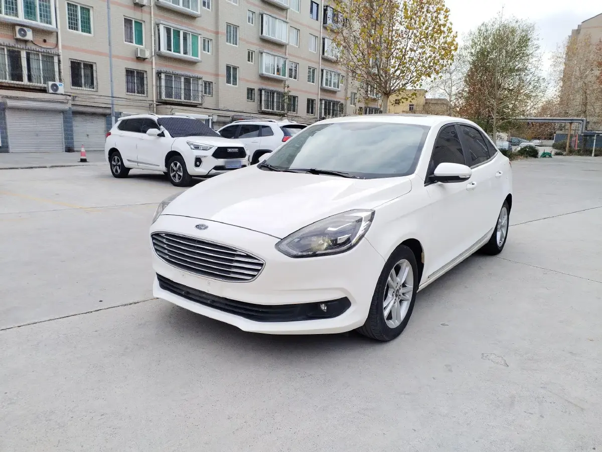 2019 Ford Escort 1.5L 122HP L3 6AT