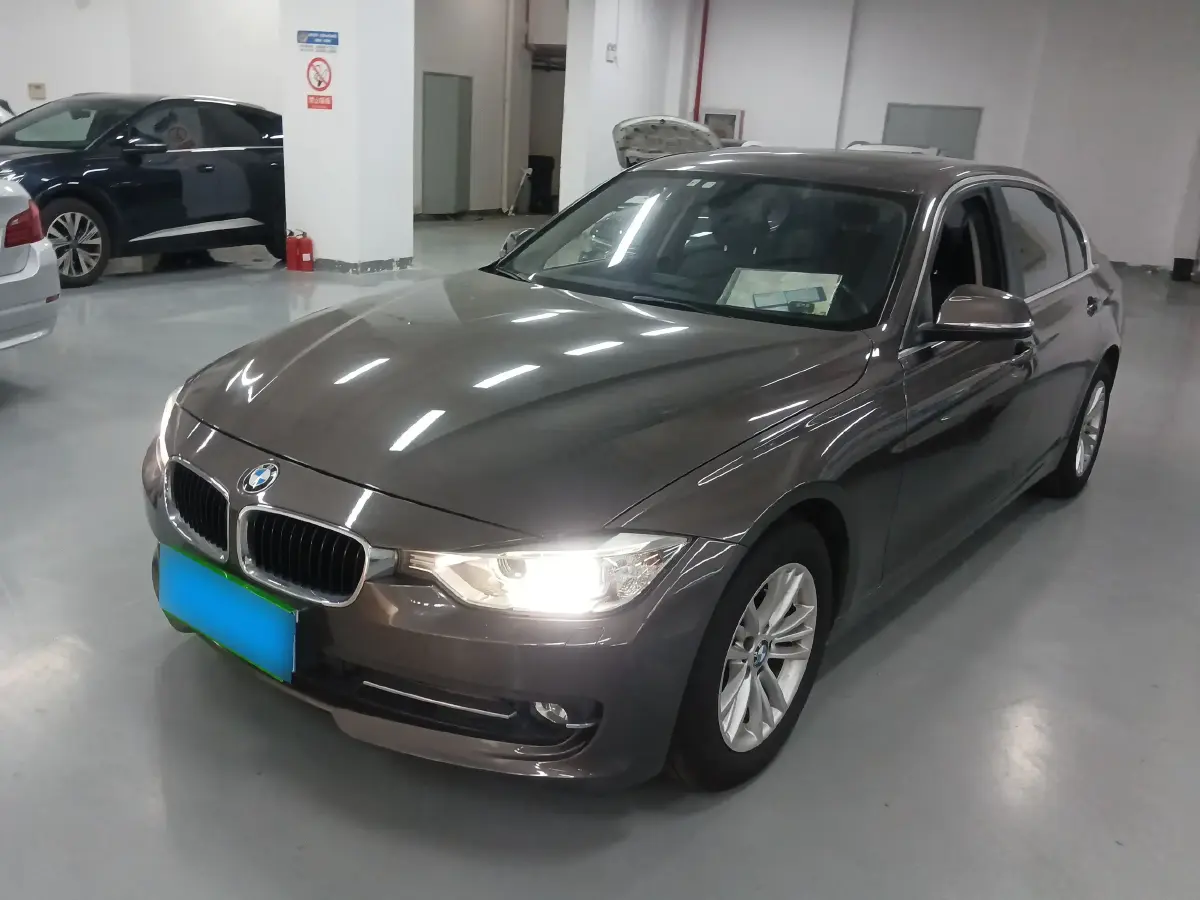 2015 BMW 3 Series 2.0T 184HP L4 8AT