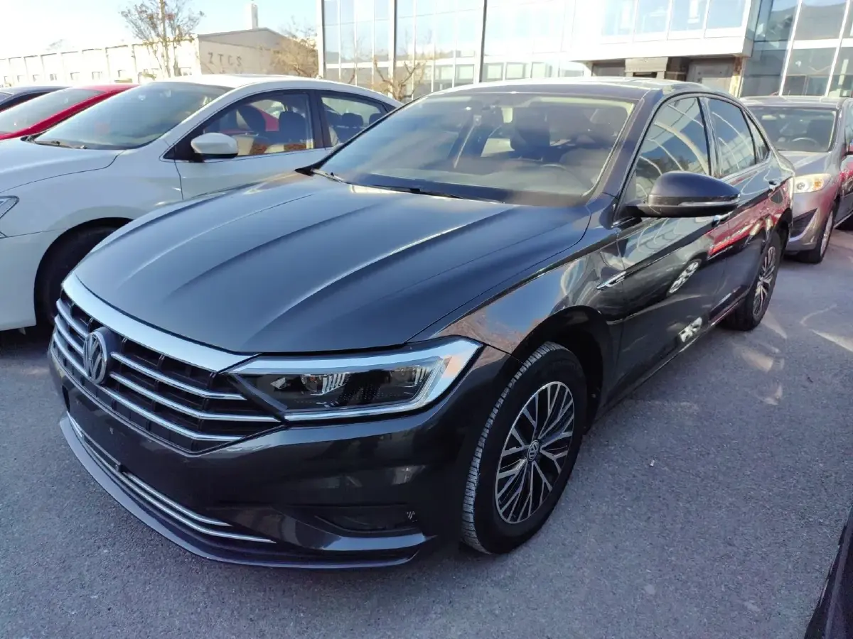 2020 Volkswagen Sagitar 1.2T 116HP L4 7DCT