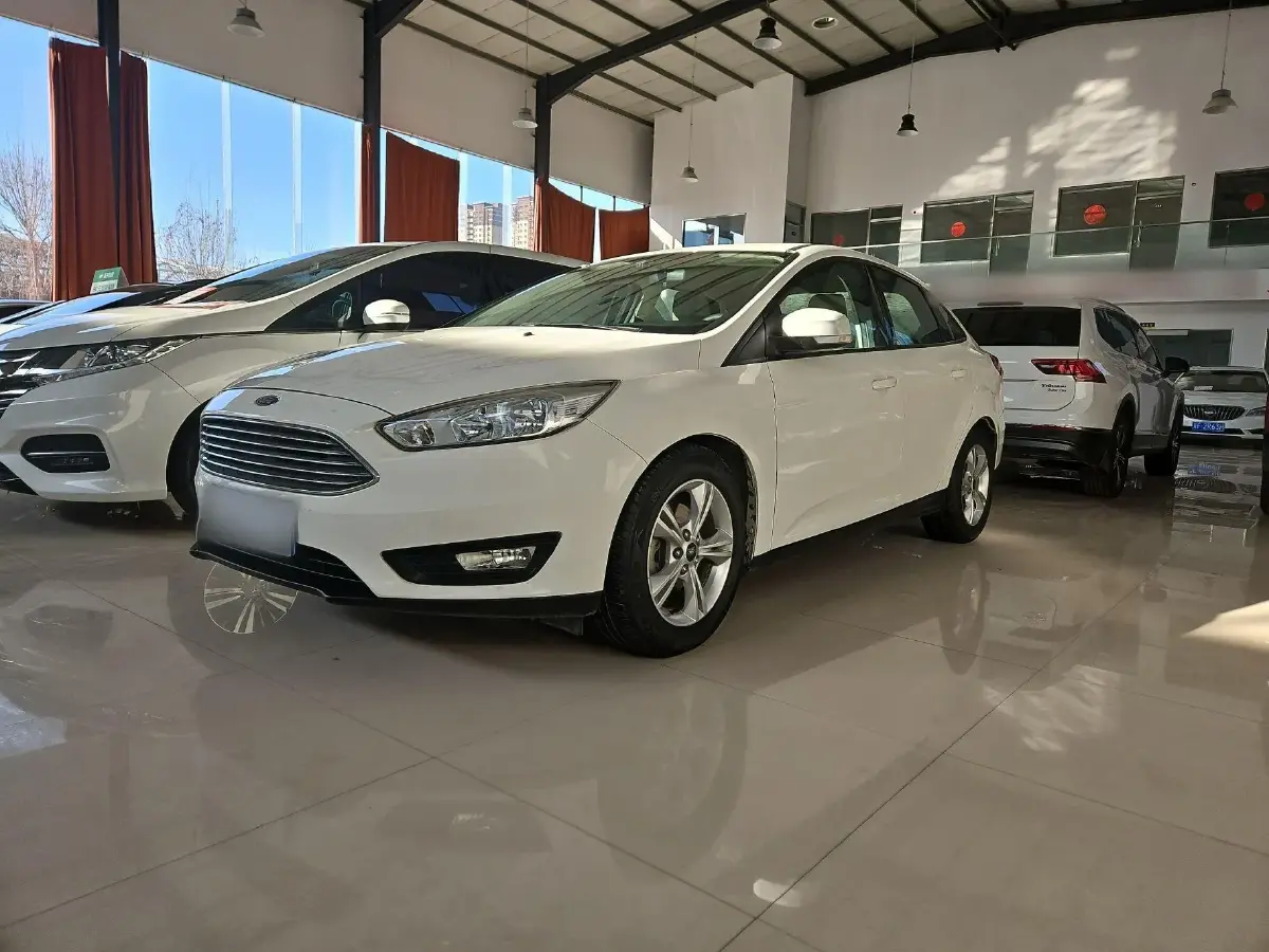 2015 Ford Focus 1.6L 125HP L4 6DCT