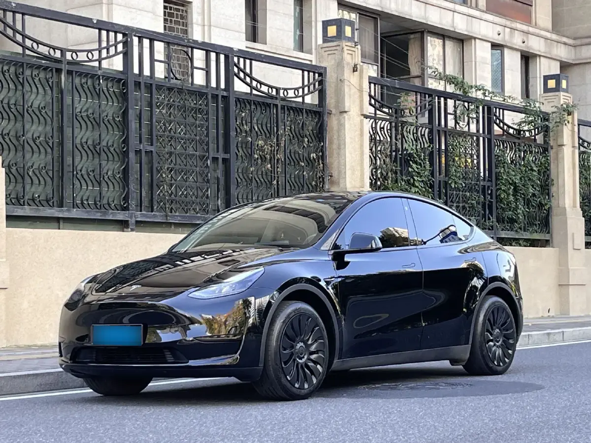 2023 Tesla Model Y BEV 60KWH