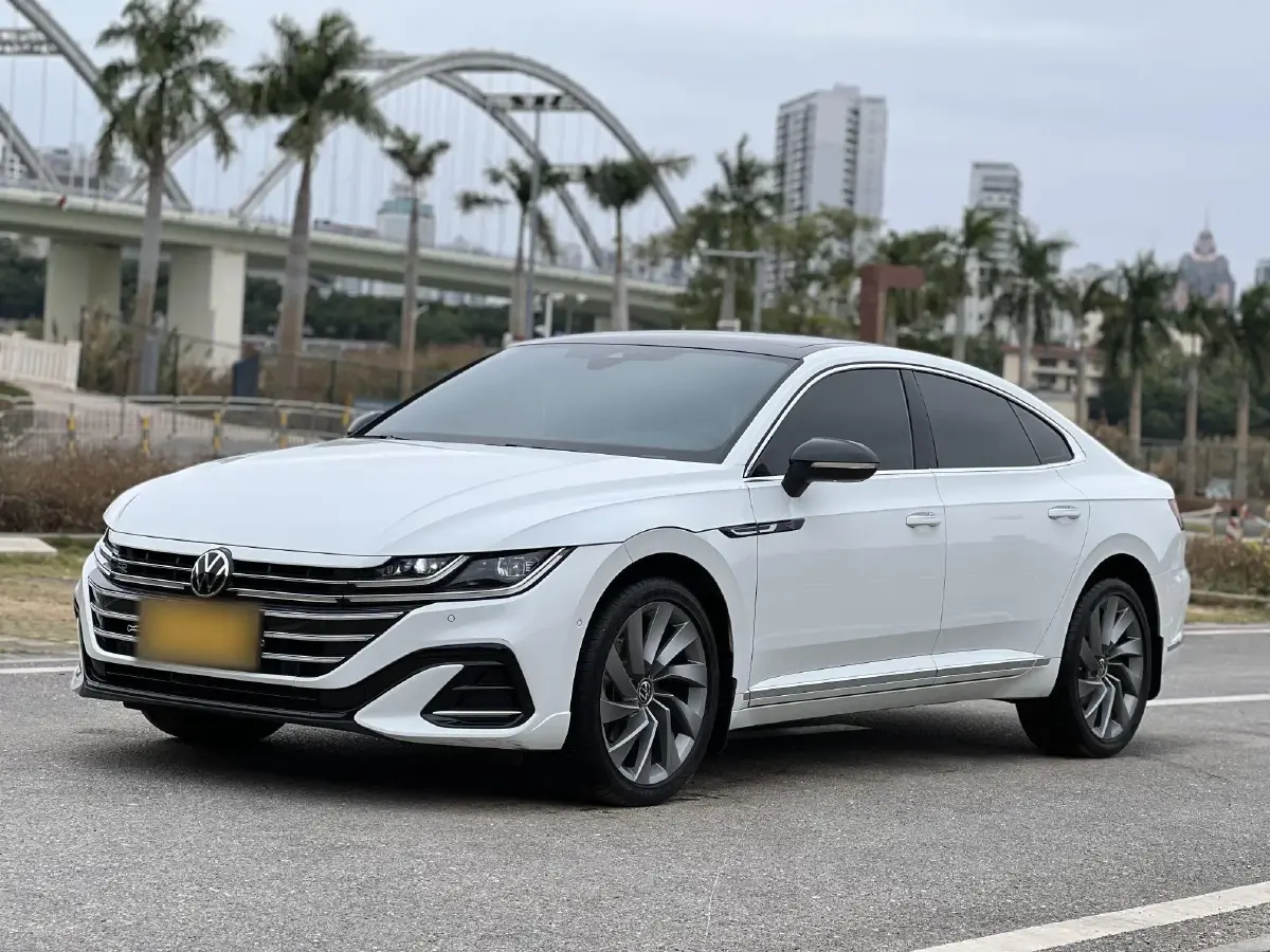 2023 Volkswagen CC 2.0T 220HP L4 7DCT