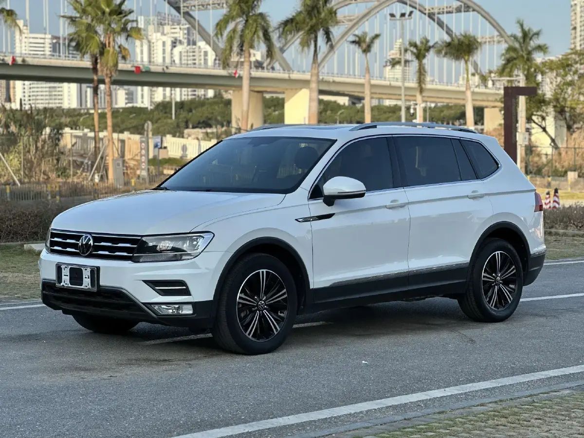2021 Volkswagen Tiguan L 2.0T 186HP L4 7DCT