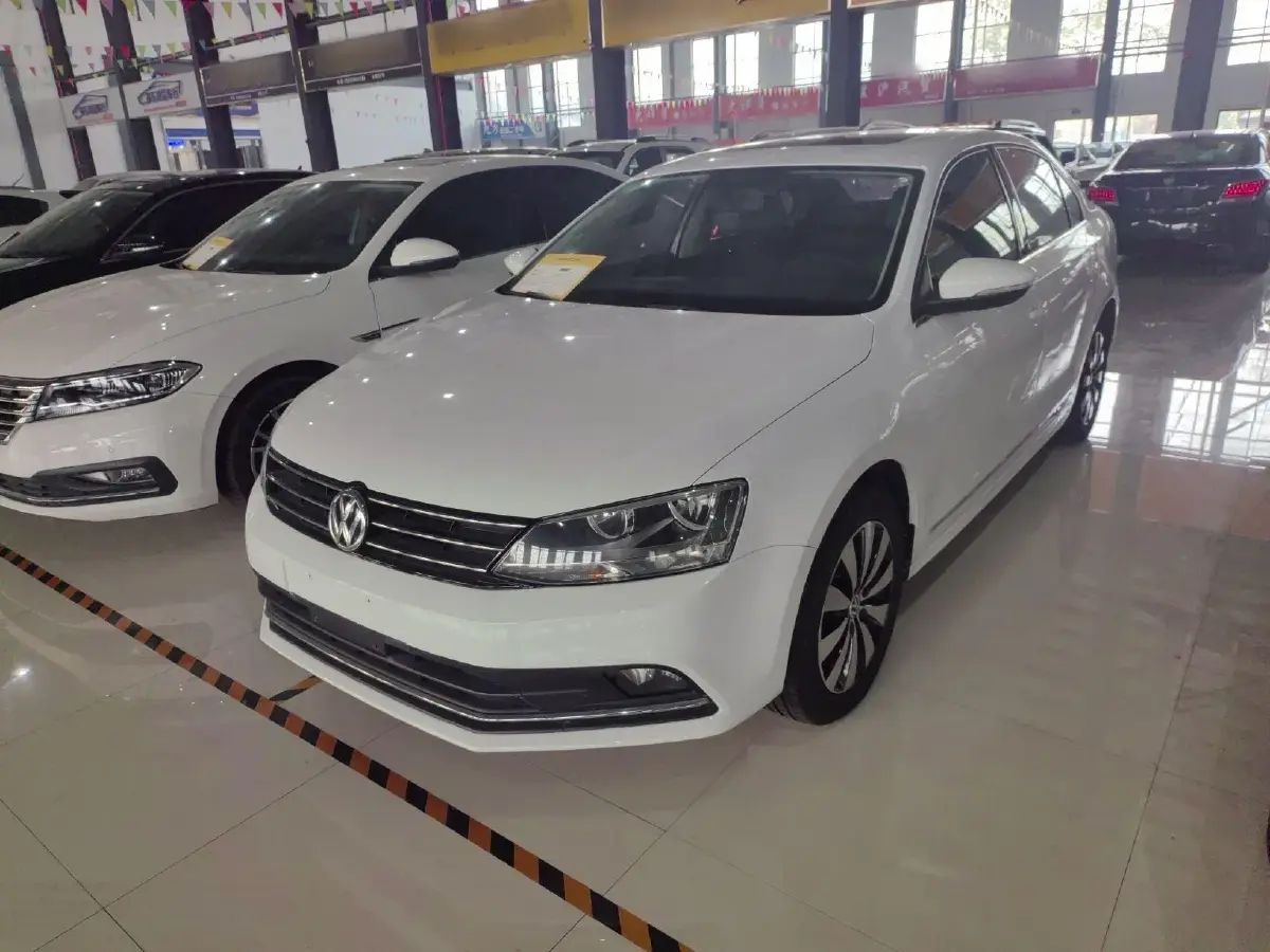 2018 Volkswagen Sagitar 1.4T 150HP L4 7DCT