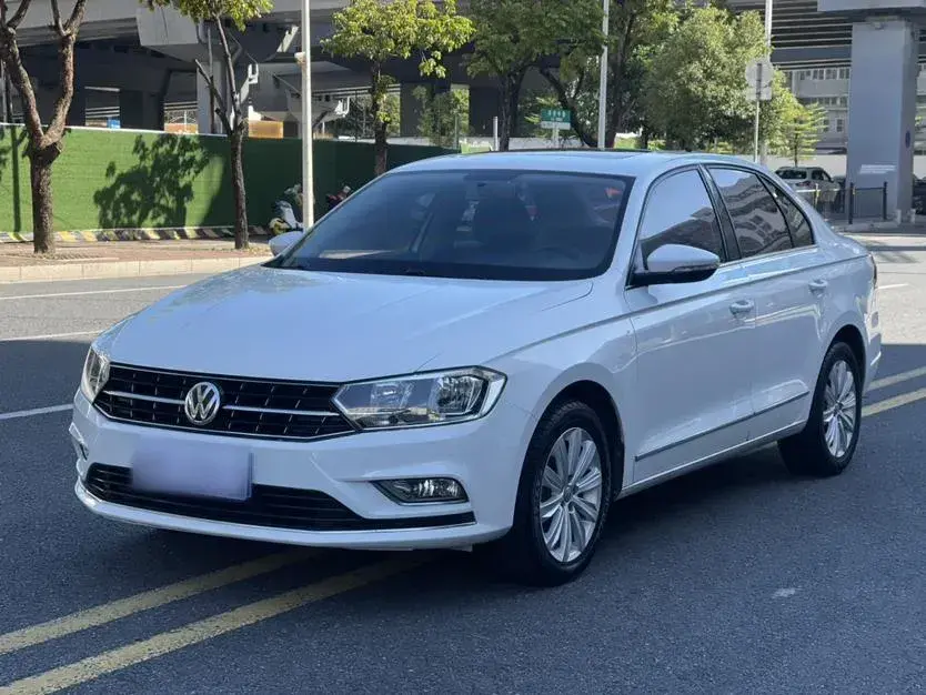 2017 Volkswagen Bora 1.6L 110HP L4 6AT