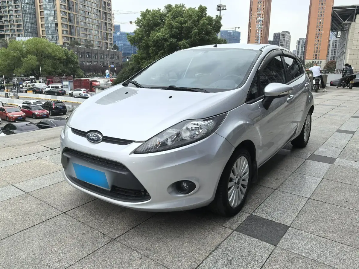 2012 Ford Fiesta 1.5L 103HP L4 4AT