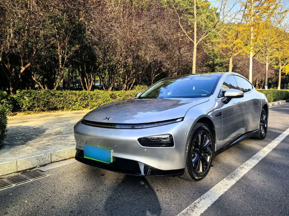2022 Xpeng P7 BEV 77.9KWH