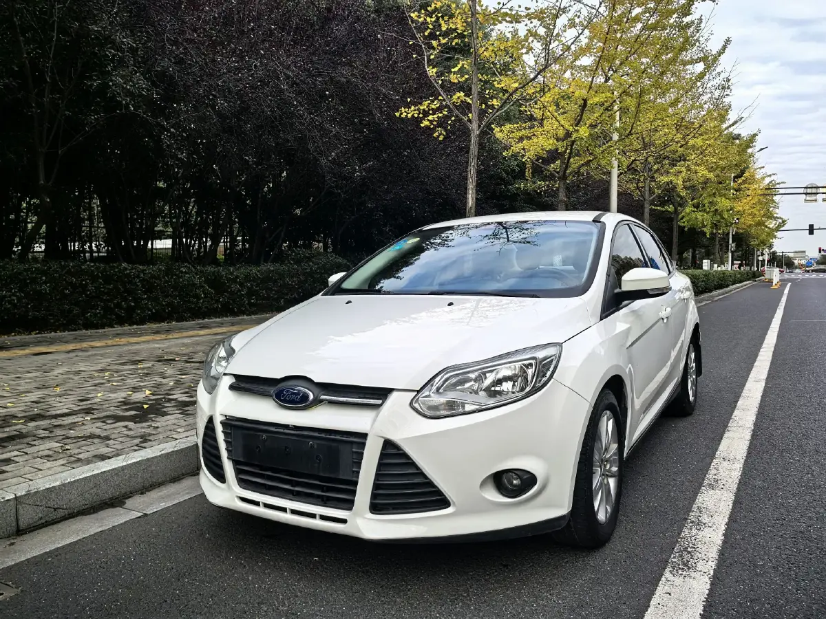 2012 Ford Focus 1.6L 125HP L4 6DCT