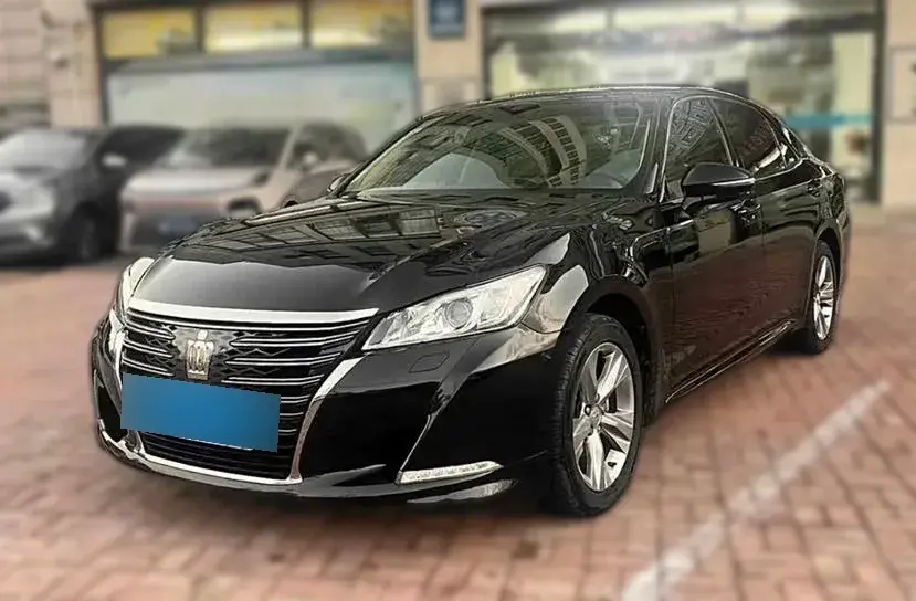 2018 Toyota Crown 2.0T 235HP L4 8AT