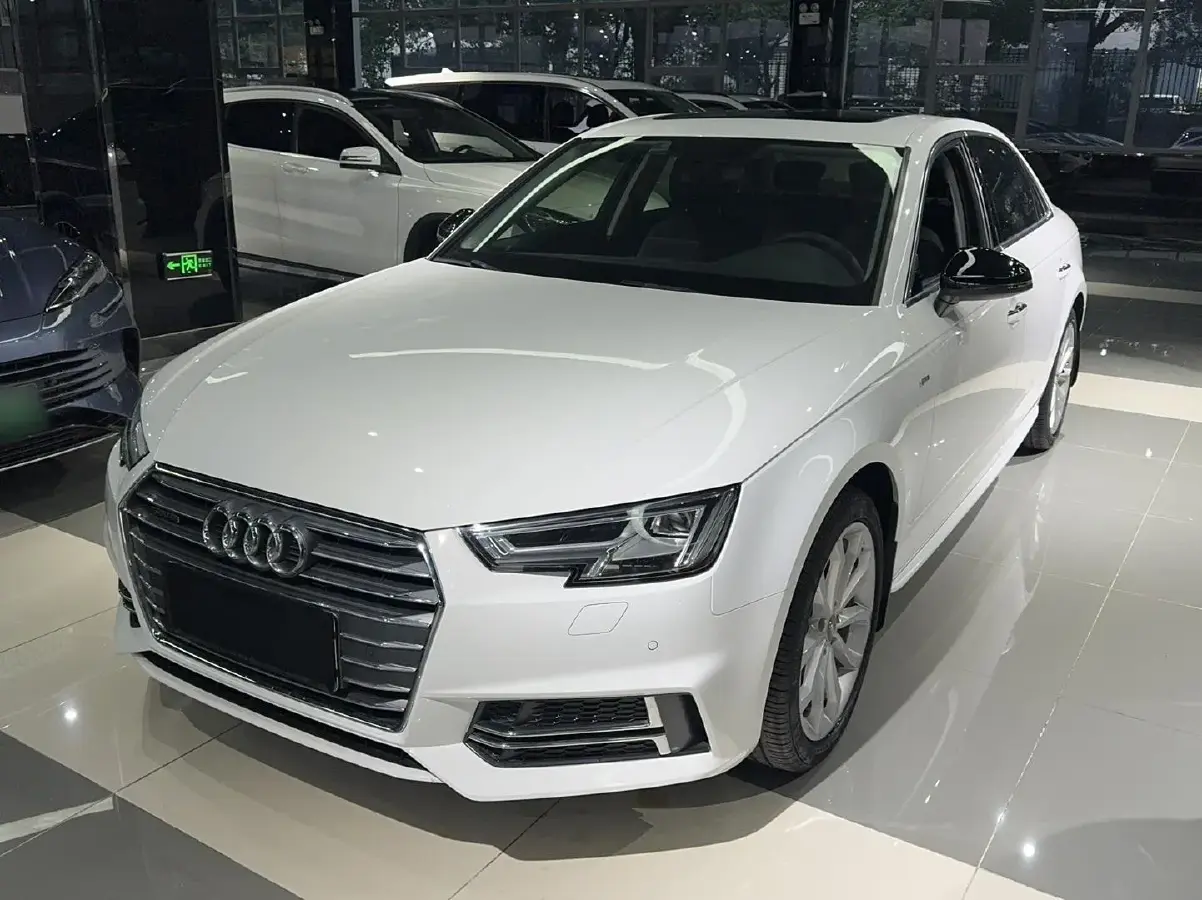 2018 Audi A4L 2.0T 252HP L4 7DCT