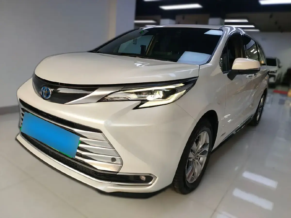 2021 Toyota Sienna 2.5L 192HP L4 E-CVT Hybrid