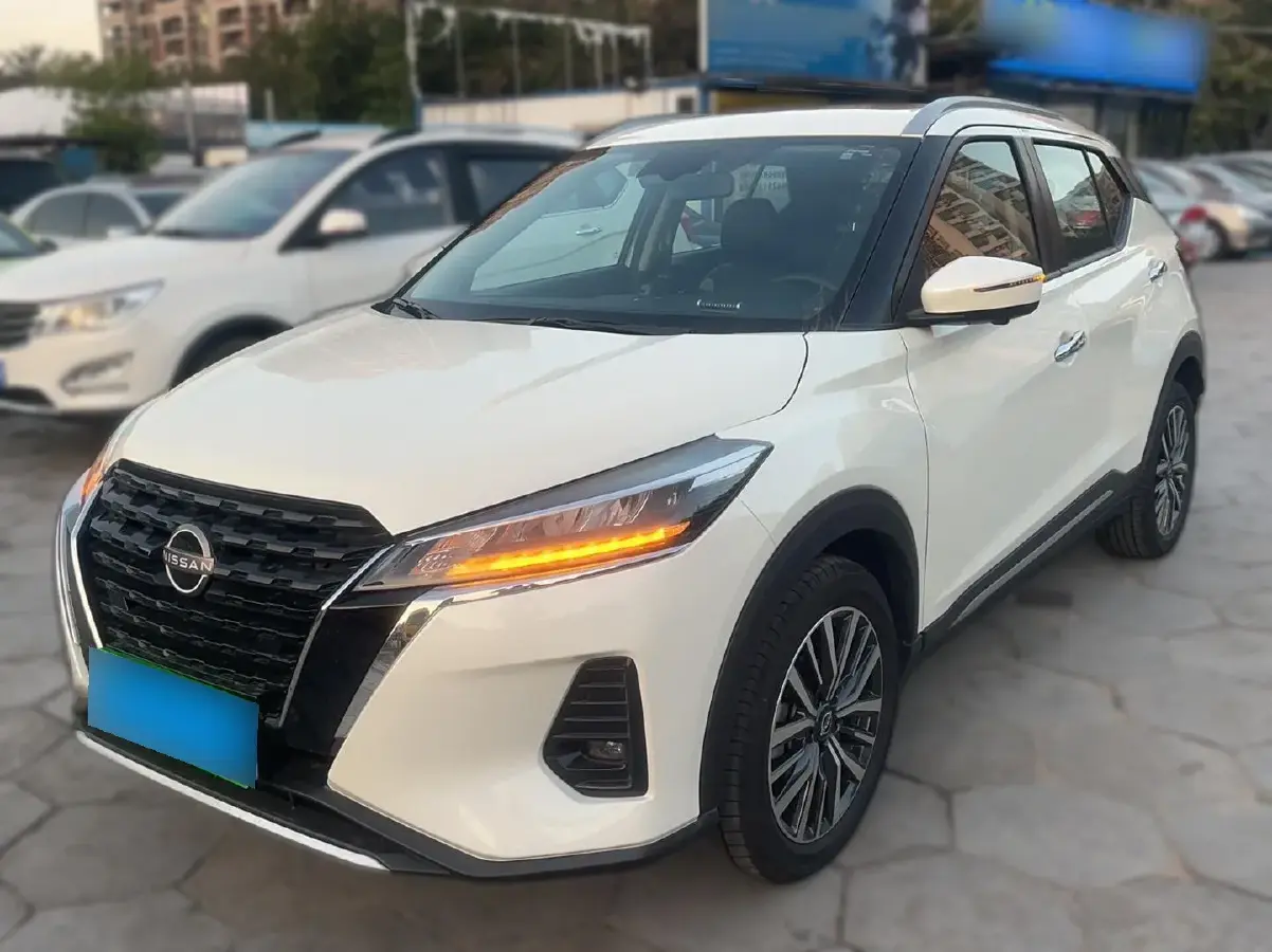 2023 Nissan Kicks 1.5L 122HP L4 CVT