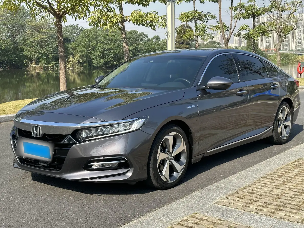 2018 Honda Accord 2.0L 146HP L4 E-CVT Hybrid