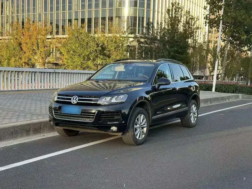 2011 Volkswagen Touareg 3.0T 290HP V6 8AT