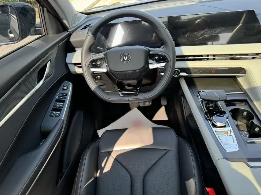 2024 ChangAn CS75 Plus 1.5T 188HP L4 8AT,autocango,china used car exporter,china ev exporter,chinese used car exporter,chinese used ev exporter