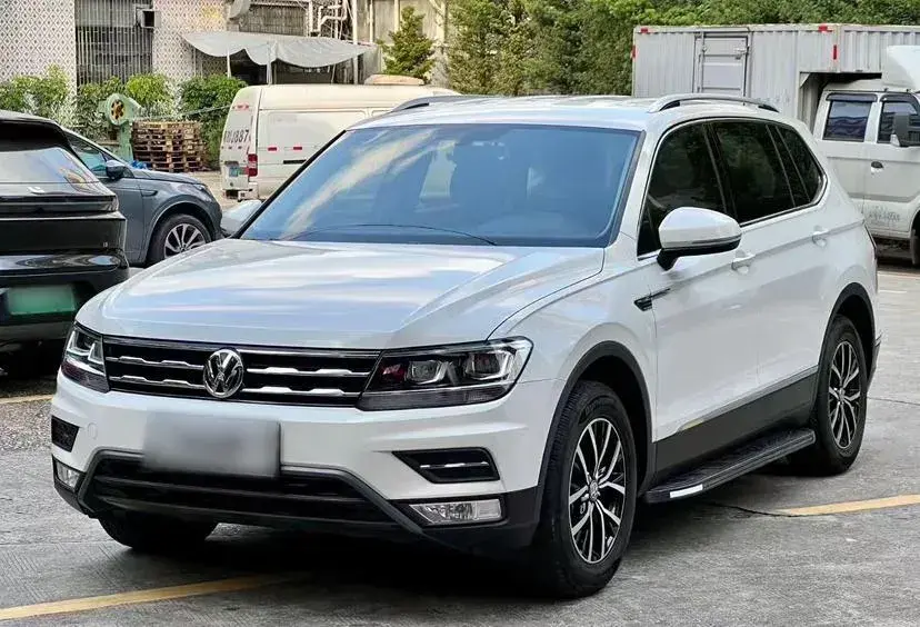 2018 Volkswagen Tiguan L 2.0T 186HP L4 7DCT