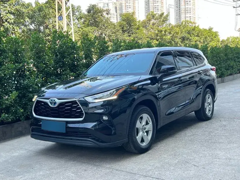 2022 Toyota Highlander 2.5L 192HP L4 E-CVT Hybrid