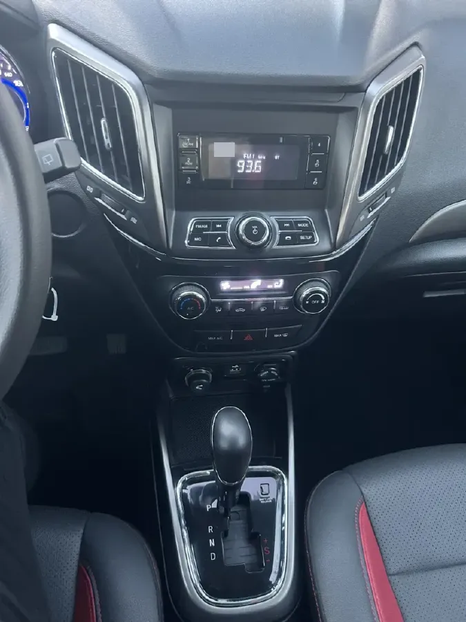 2016 ChangAn CS15 1.5L 107HP L4 5DCT,autocango,china used car exporter,china ev exporter,chinese used car exporter,chinese used ev exporter