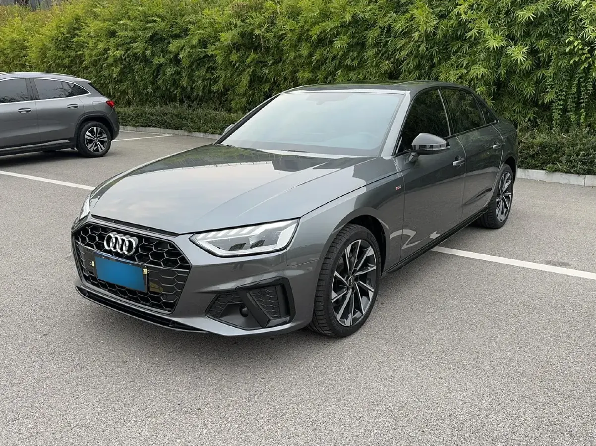 2023 Audi A4L 2.0T 190HP L4 7DCT