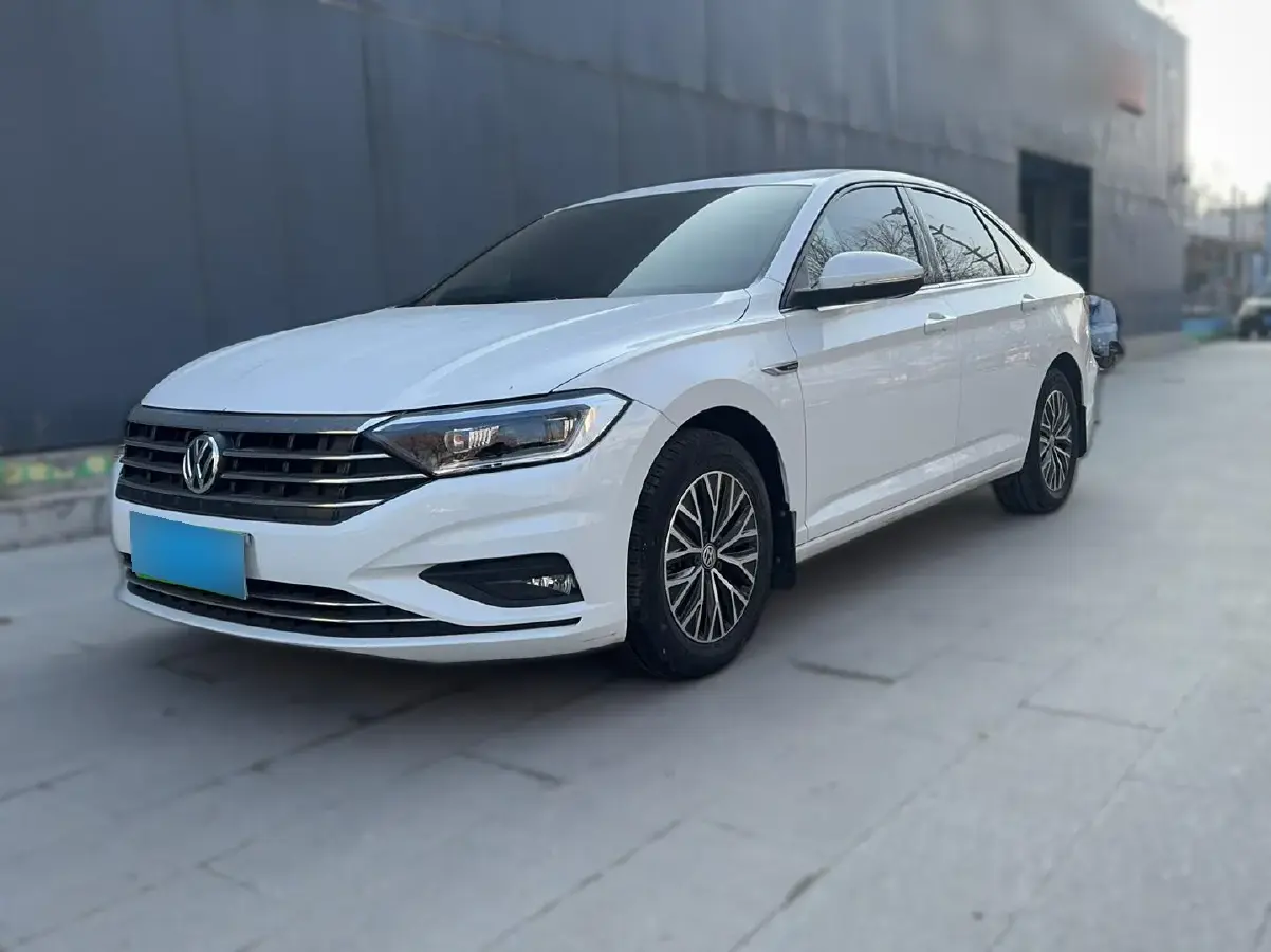 2020 Volkswagen Sagitar 1.2T 116HP L4 7DCT