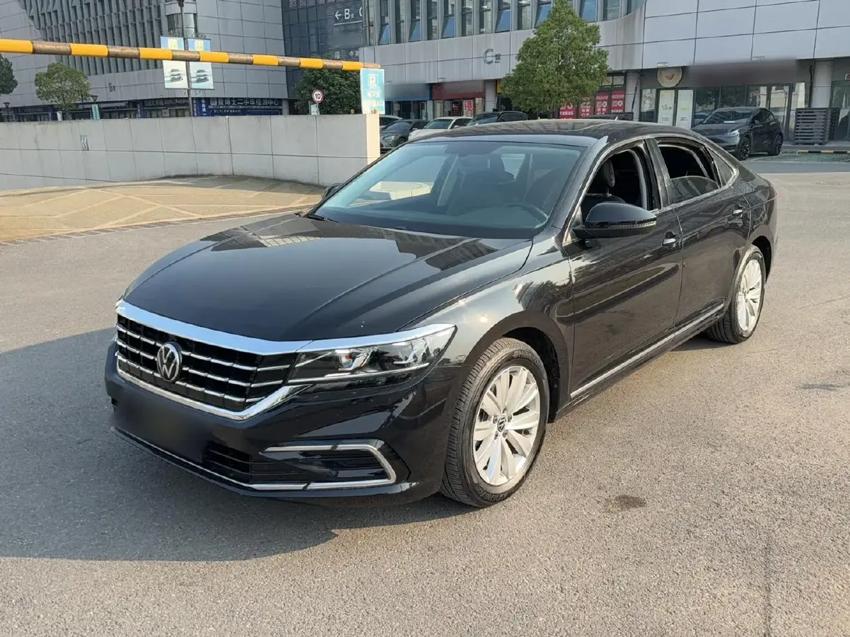 2021 Volkswagen Passat 2.0T 186HP L4 7DCT