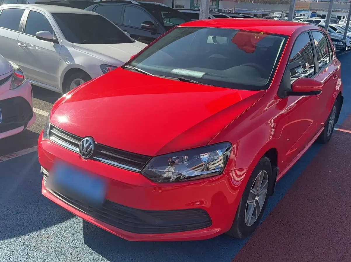 2016 Volkswagen Polo 1.4L 90HP L4 6AT
