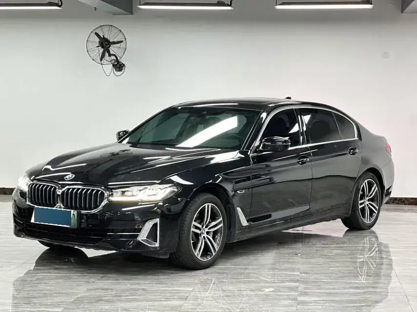 2022 BMW 5 Series 2.0T 184HP L4 8AT PHEV 17.7KWH